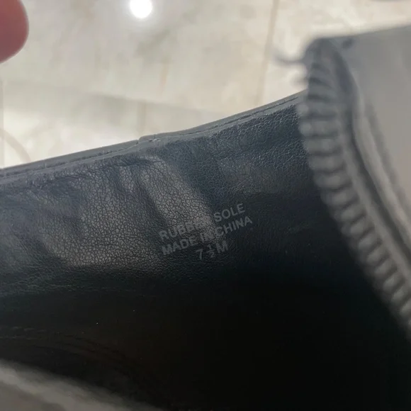 ANN TAYLOR {7.5} Black Leather Wedge Bootie Shoes Embossed "Lottie" - Picture 7 of 9